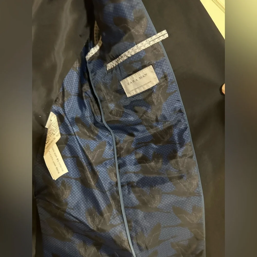 Zara Man‎ Blazer Size 40R Black with Blue Satin Birds inside